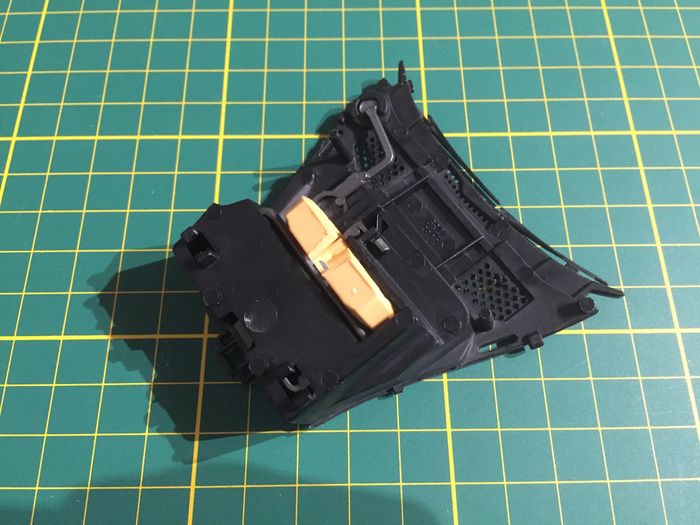 Coffre avant pièce détachée miniature Bburago burago Porsche 996 Turbo 1/18 1/18e 1/18eme #A68 - photo numéro 2