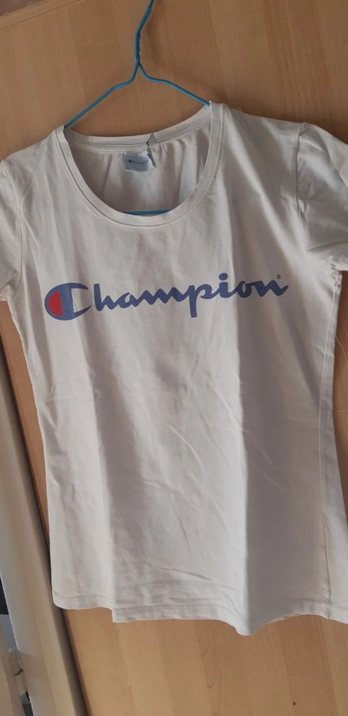 Tee shirt champion