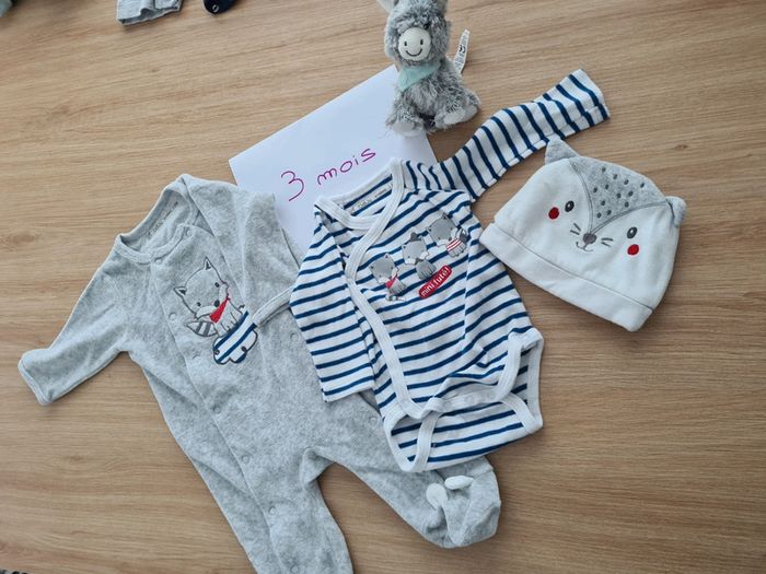 Ensemble pyjama / body / bonnet bébé 3 mois - photo numéro 2