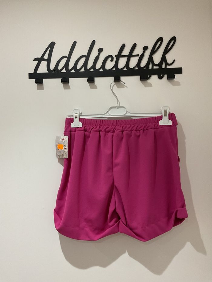 Short femme taille unique (38-42)- neuf avec étiquette - photo numéro 2