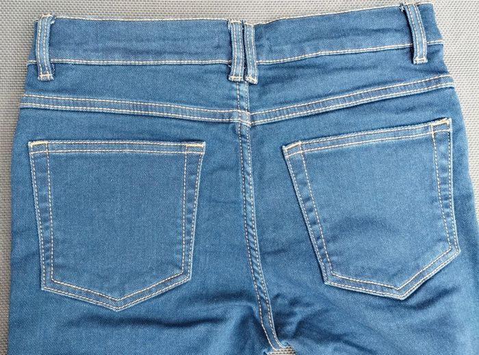 Beau jeans neuf - photo numéro 2