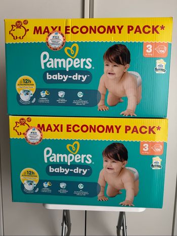 272 couches Pampers taille 3