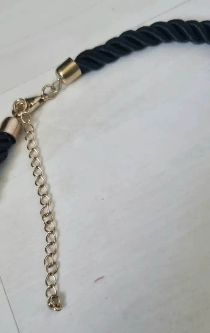 Lot de 2 colliers fantaisies dorés et noir - photo numéro 11