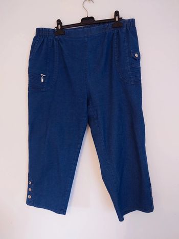 Pantacourt taille 7 parfait état - dressing trié par tailles