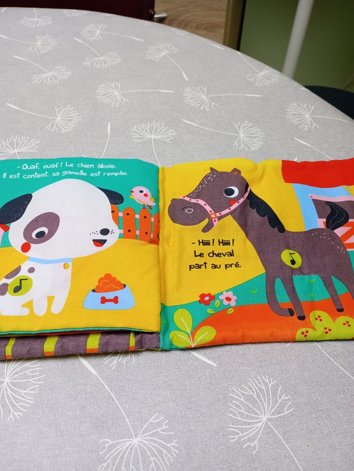 Livre tissu avec sons - photo numéro 4