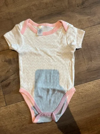 Body manches courtes 3-6 mois