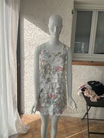Jolie robe de la marque CO2 en taille S
