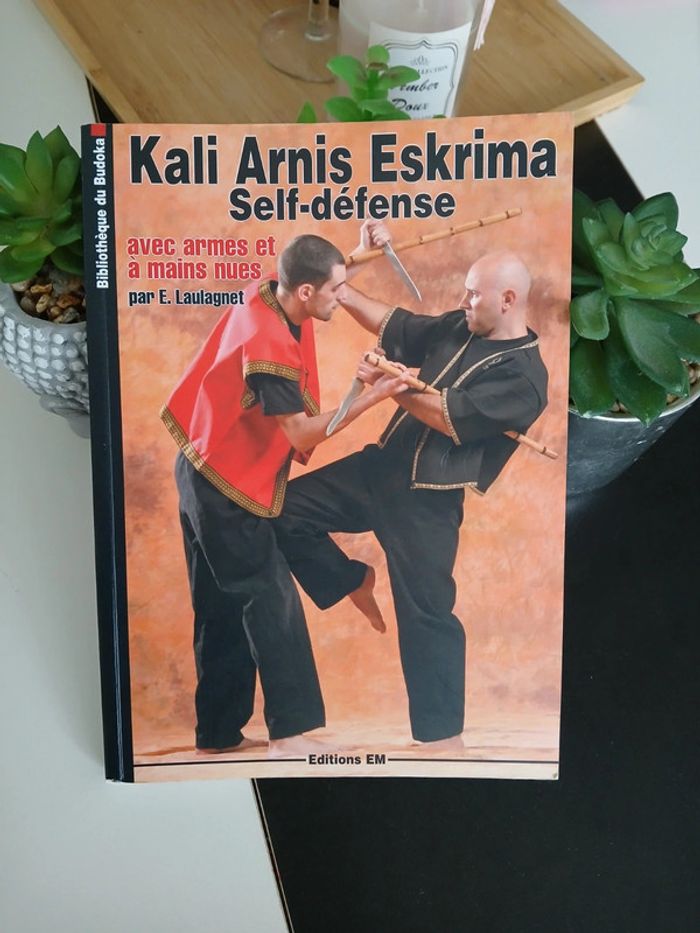 Livre d'arts Martiaux Self défense Kali Arnis Eskrima Neuf🌿🌈 - photo numéro 2