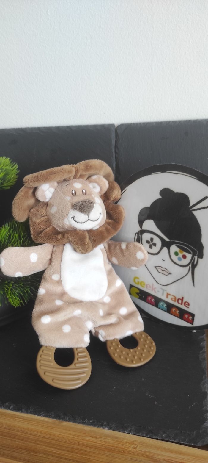 Doudou plat Lion blanc marron beige pois dentition action zdt Bruissant