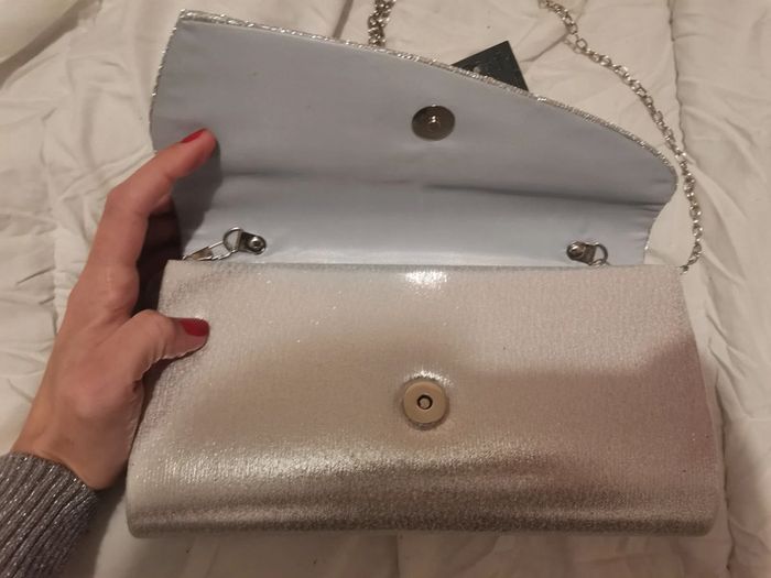 Pochette de soirée argentée neuve étiquetée - photo numéro 2