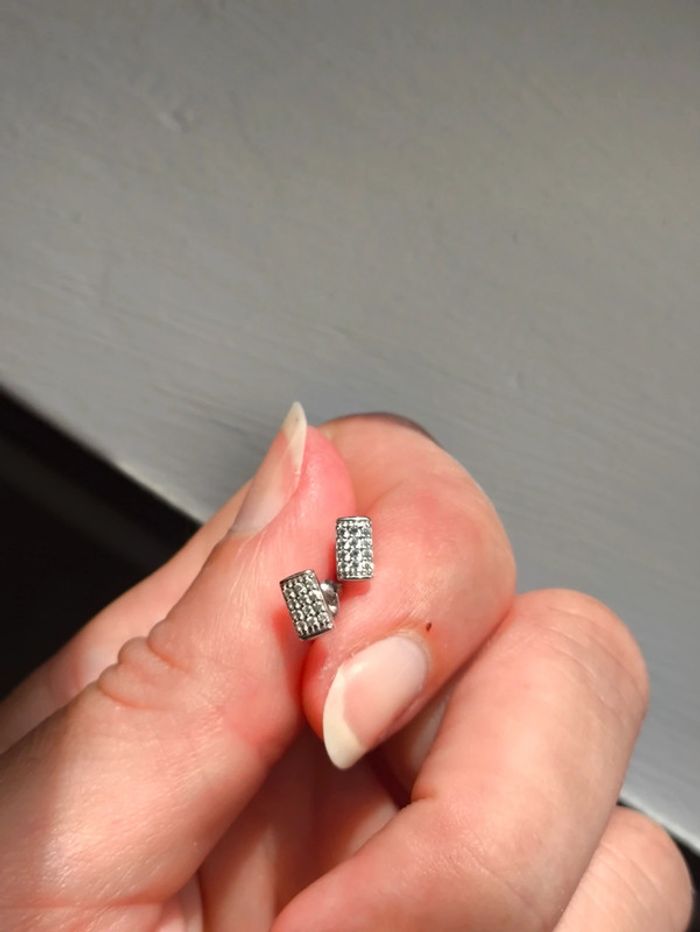 Boucle d'oreille en or blanc