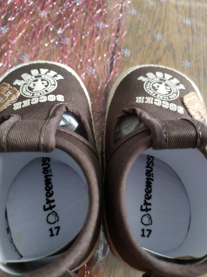 Chaussures T17 - photo numéro 2