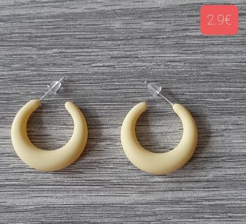 a vendre boucles d'oreilles.neuves emballees