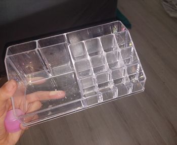 Presentoire maquillage