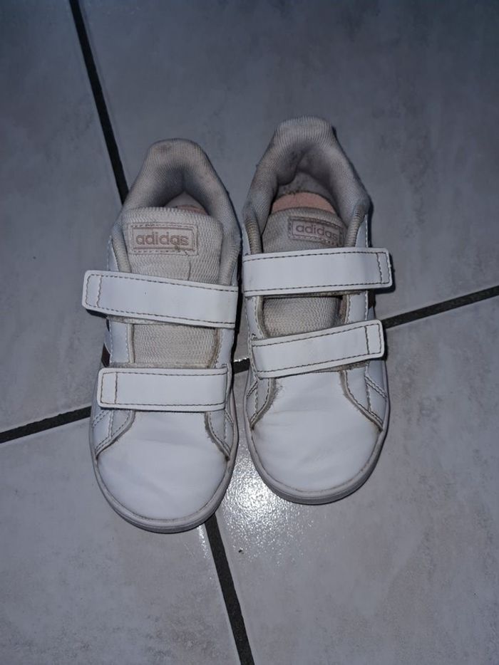 Basket adidas grand court 27