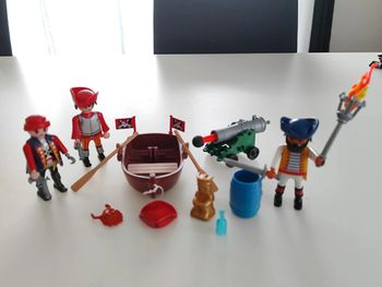 Lot pirates et barque Playmobil