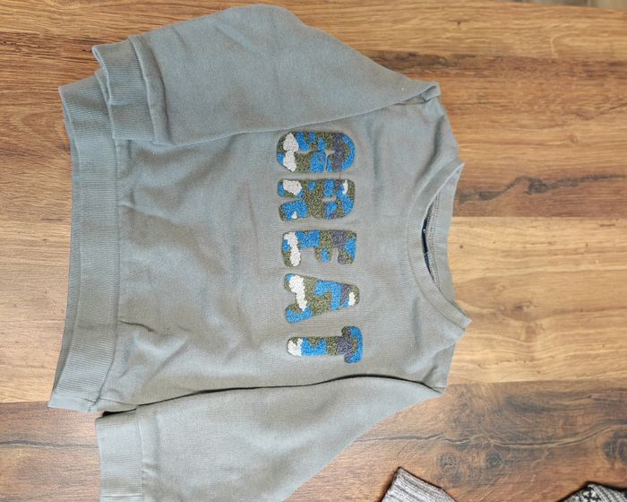 Sweats et un pull - photo numéro 2