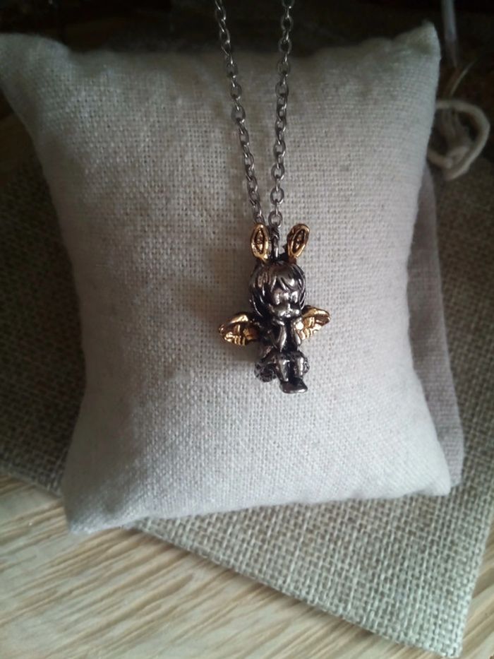Collier ange boudeur + carte - photo numéro 3