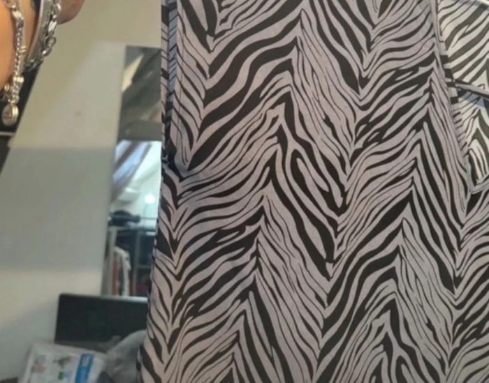 Haut femme zebré gris et noir taille L - photo numéro 3