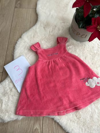 Jolie robe rose sucre d’orge ~ 3 mois