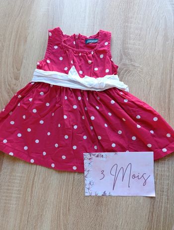 Jolie robe légère 3 mois fille