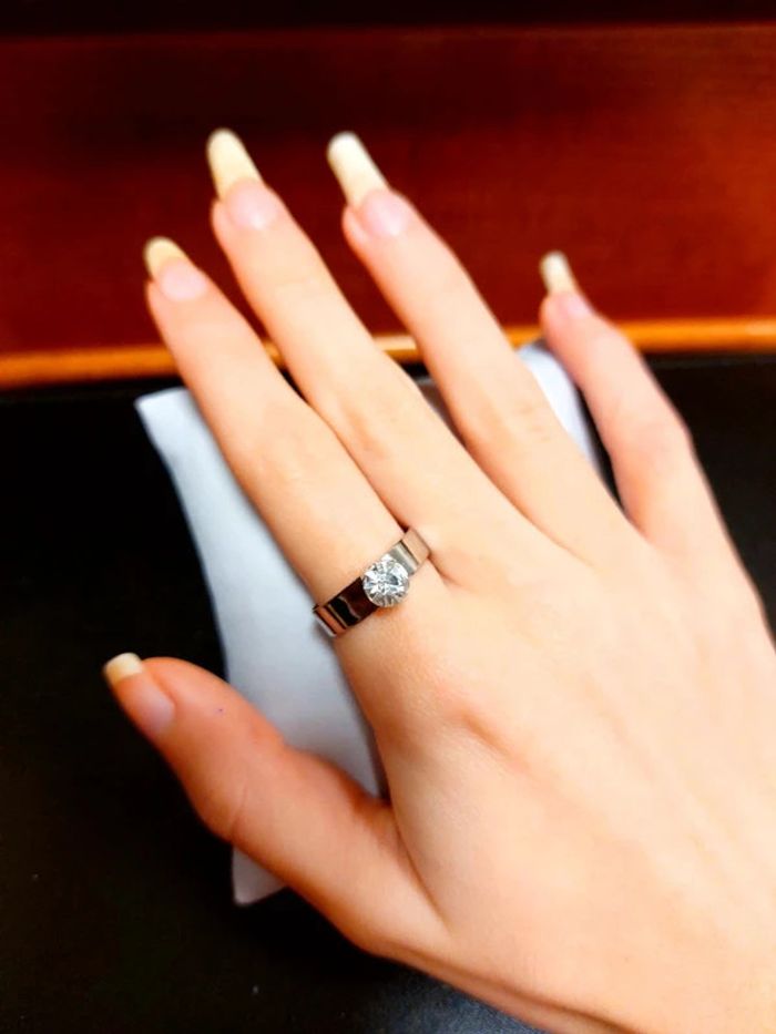 Magnifique bague ajustable alliance solitaire, pierre blanche - photo numéro 5