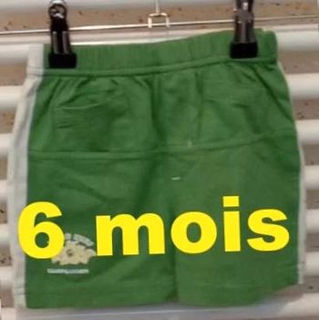 Short vert blanc  Kiabi Taille 6 mois
