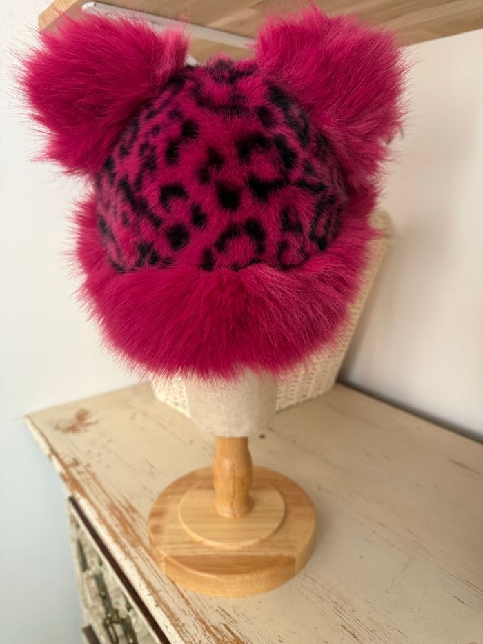 hapeau imitation fourrure fuchsia motif léopard – Neuf 💕🐾 - photo numéro 2