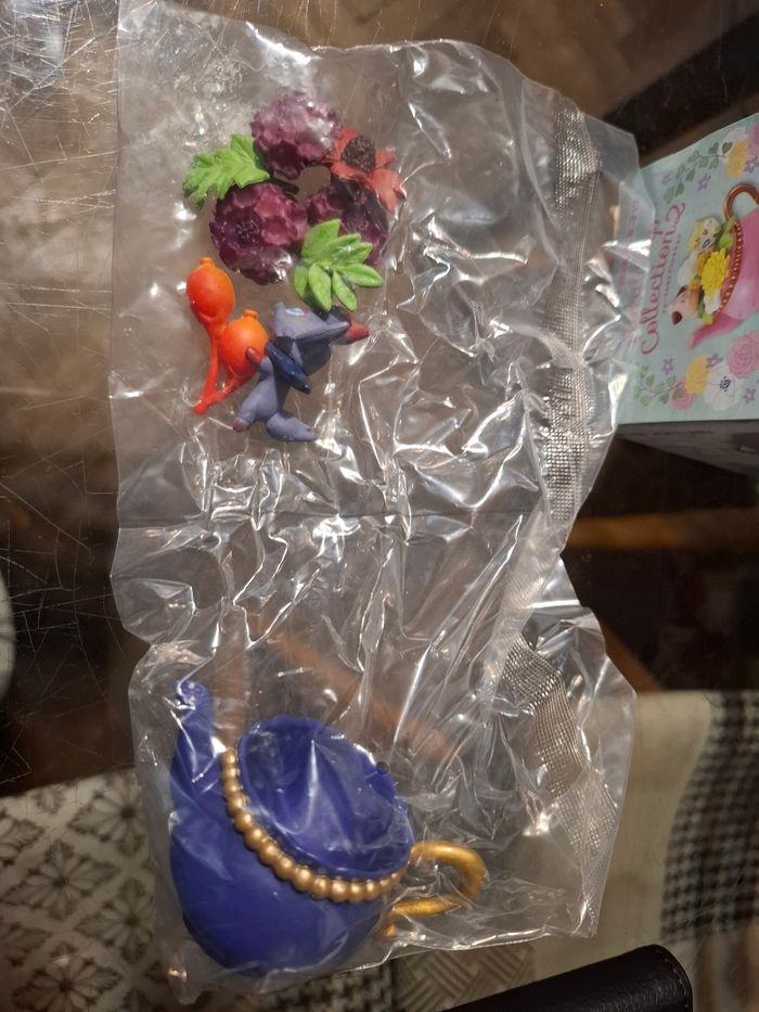 Figurine fig statue statuette Pokemon pokémon Floral Cup 2 Collection Zorua Re-ment re - ment - photo numéro 3