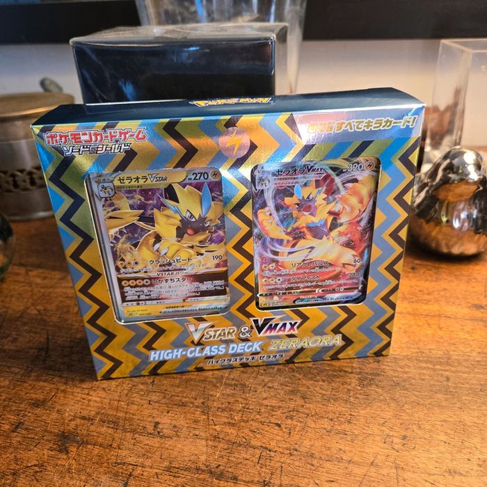 Coffret Cartes Pokémon vstar & vmax High Class Deck zeraora