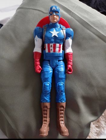 Figurine captain america