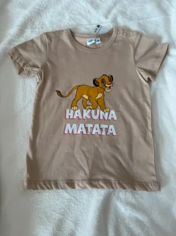 Tee shirt le roi lion Disney  
