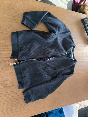 Gilet zippé motif chevron épais