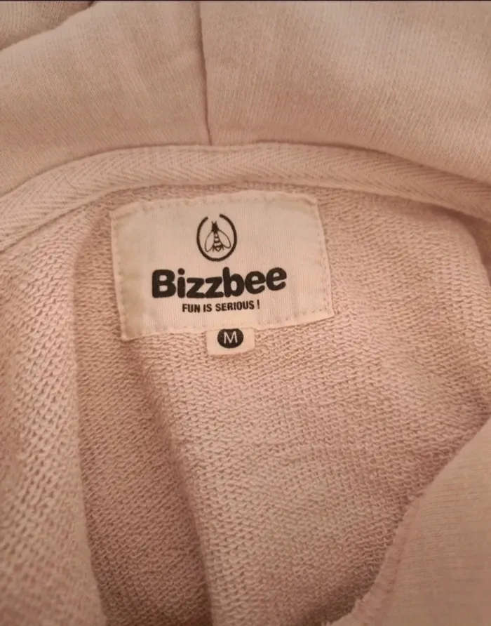 🌸 Sweat à capuche - Bizzbee - Taille M 🌸 - photo numéro 4