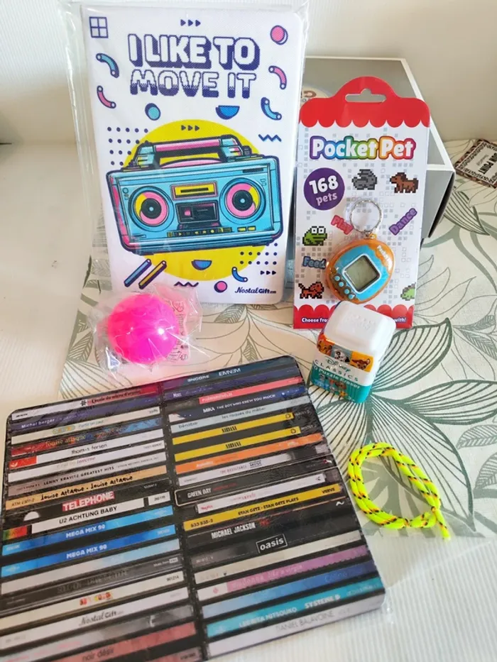 Coffret cadeau Génération 90 femme contient 6 cadeaux