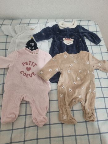 Vend pyjamas fille