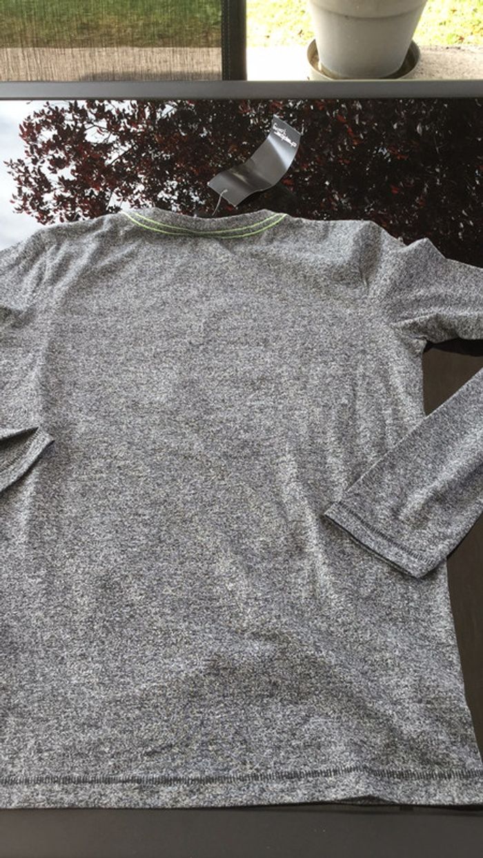 Tee-shirts gris 12ans Takko neuf - photo numéro 4