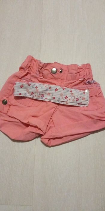 Short rose avec ceinture