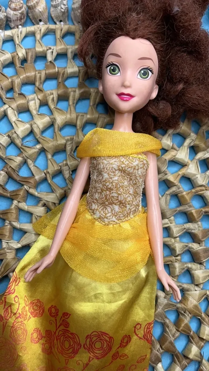 Barbie " Belle " - photo numéro 4