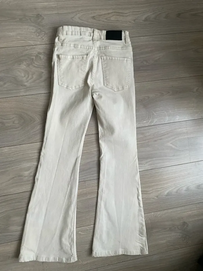 Pantalon flare beige Bershka - photo numéro 4