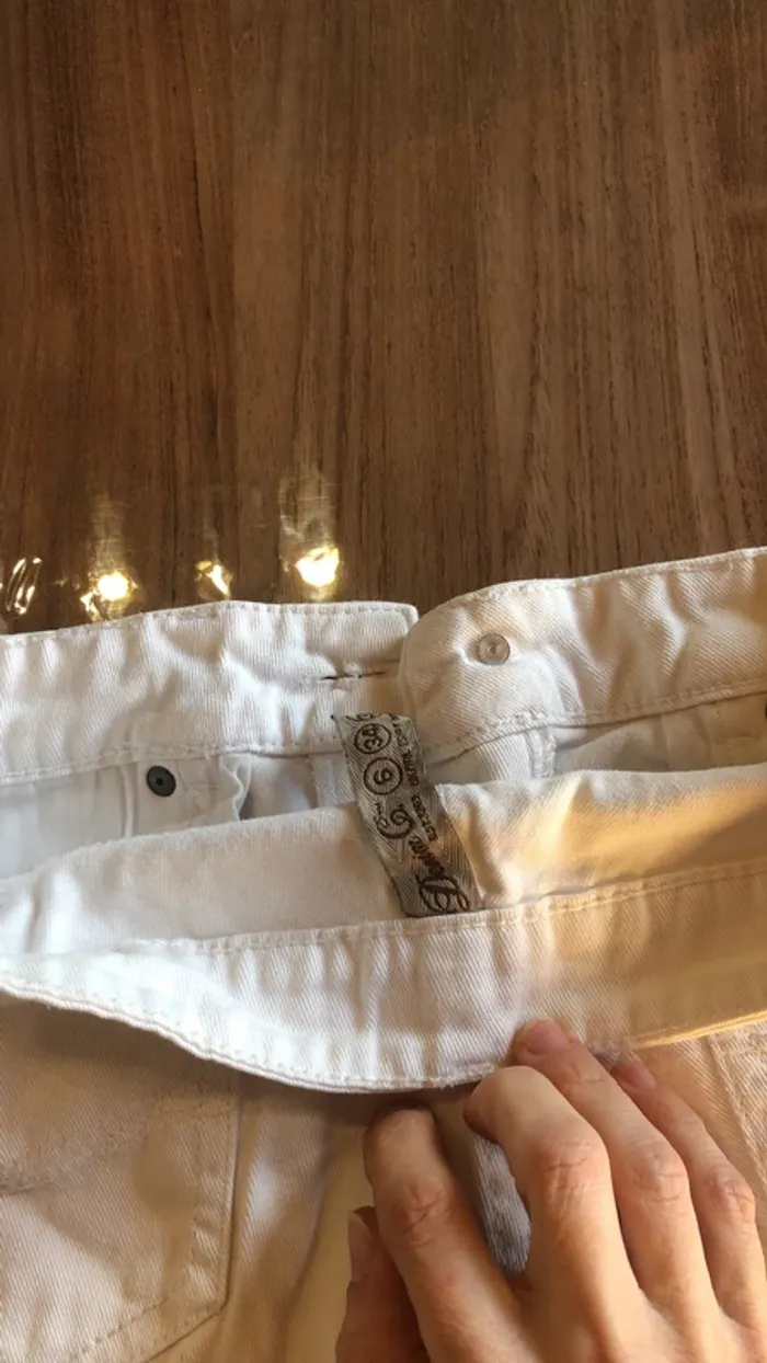 Short en jeans blanc 34 en très bon état - photo numéro 3