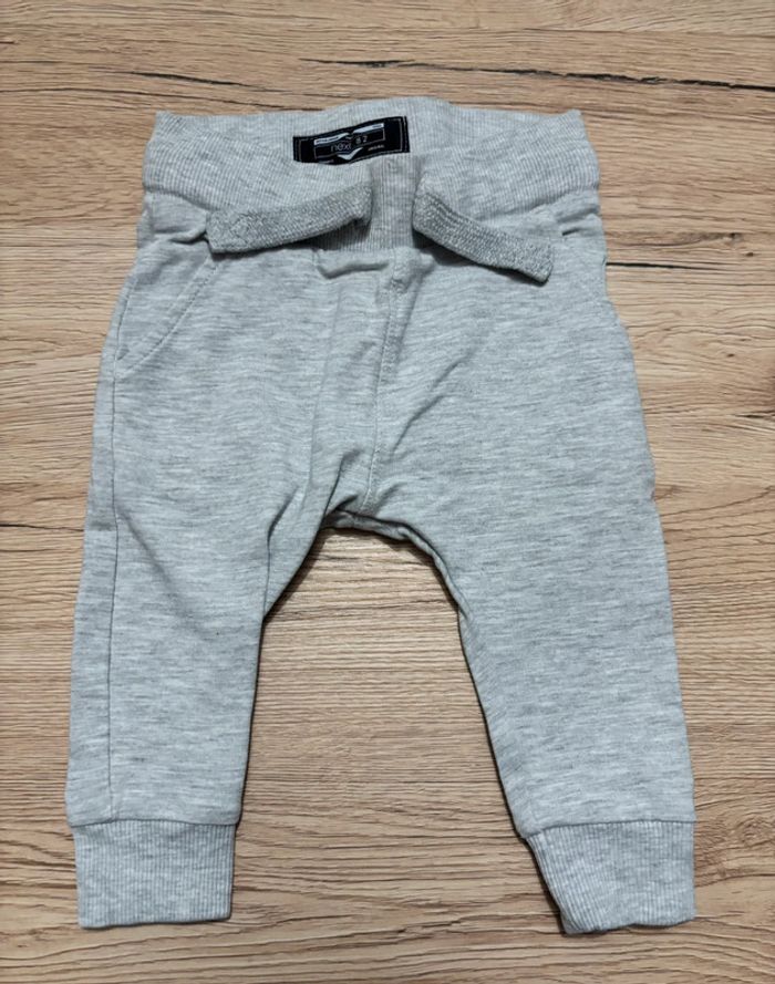 Lot 9 joggings 3 mois - photo numéro 8