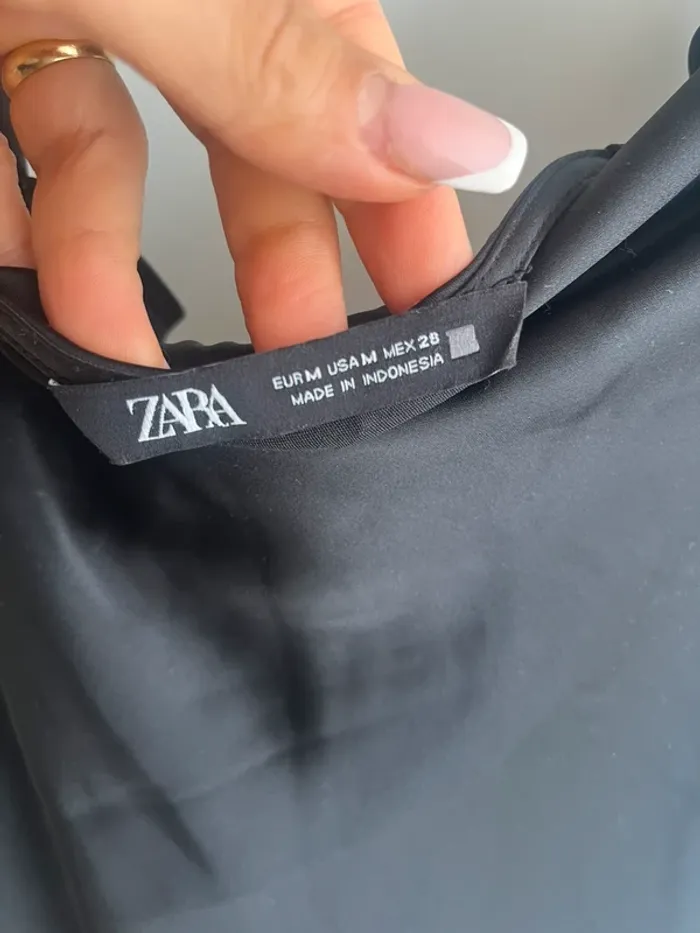 Robe Zara noire 🖤 Taille M - photo numéro 5