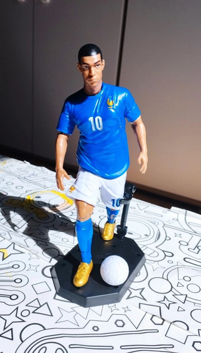 Grande figurine football neuve Kylian m'bappé équipe de France