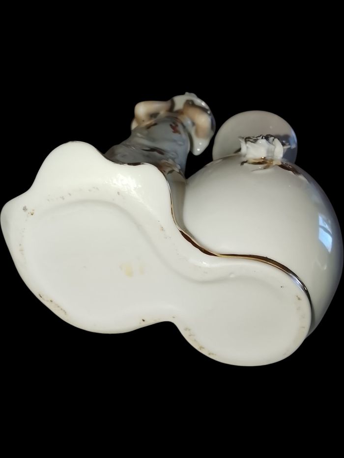 Vase Dame Au Chapeau Porcelaine - photo numéro 9