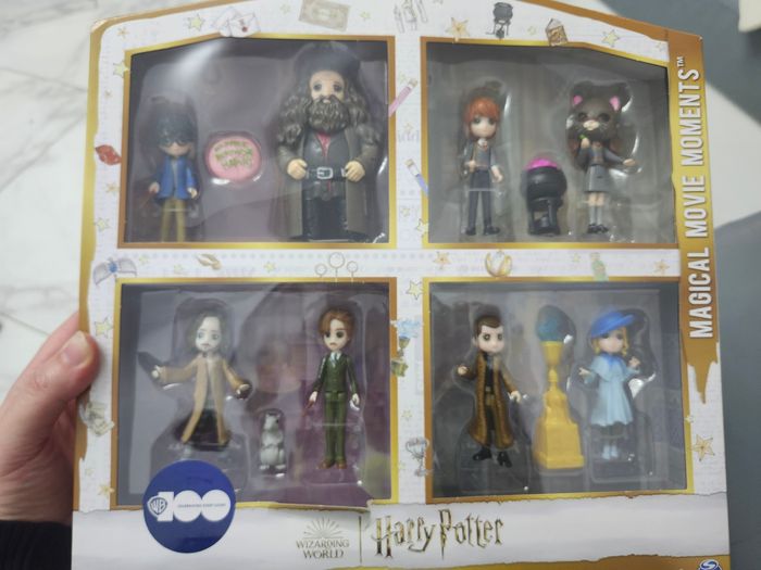 Coffret anniversaire 8 figurines Harry Potter - neuf