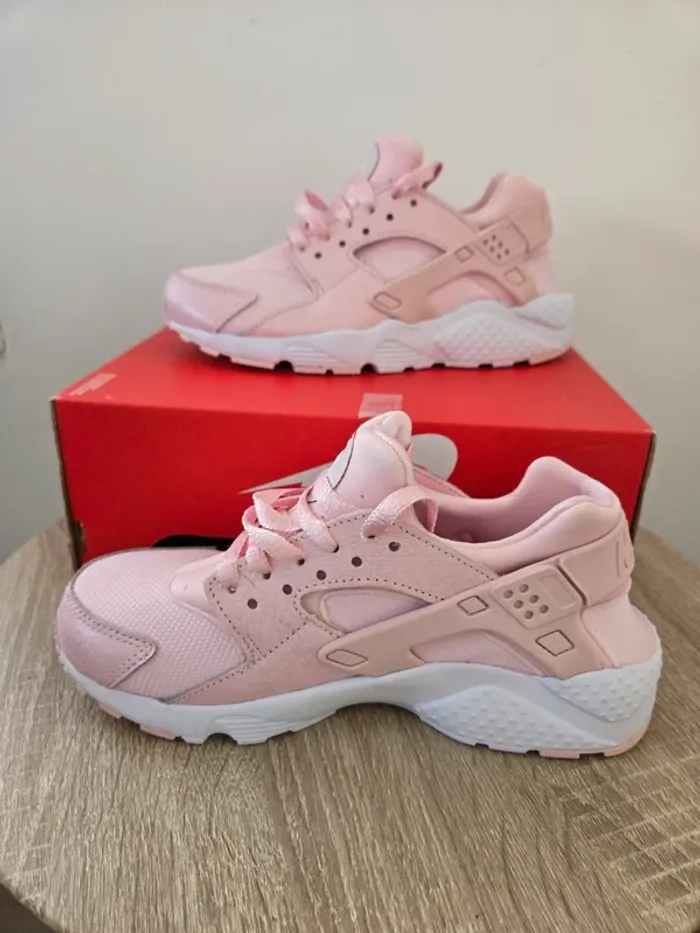 Nike huarache rose taille 36,5 neuves - photo numéro 3