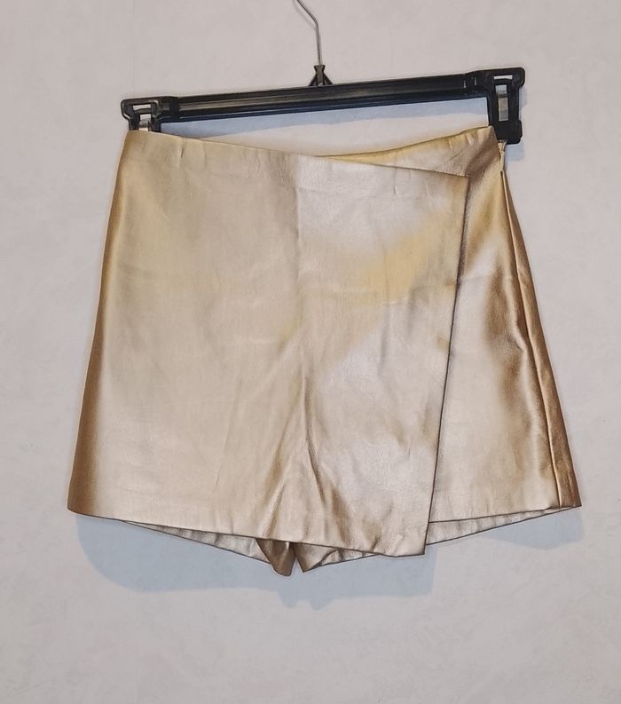 Jupe short doré  Oraije