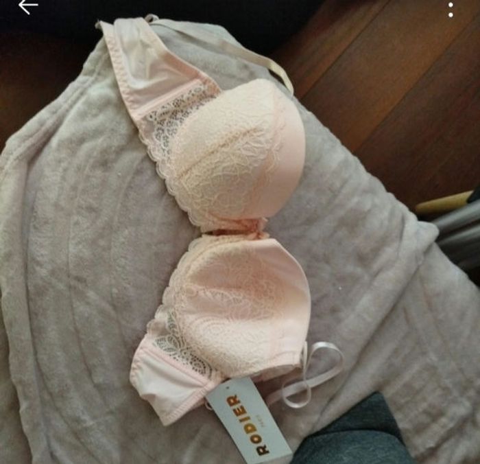 Soutien-gorge - photo numéro 2