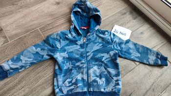 Gilet zippé à capuche militaire